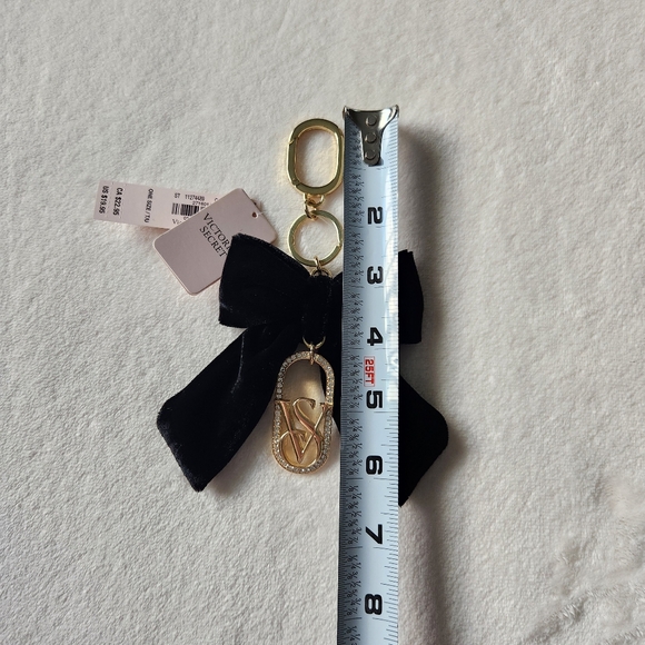 NEW! Victoria's Secret Black Velvet Bow Key Chain - Picture 6 of 9